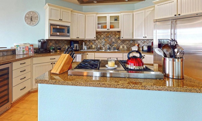 Seaside House | Seaside Beach Getaway: Pet Friendly & Oceanfront Paradise