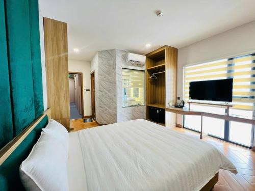 District 12 Hotel | Budget-Friendly Trần Long Hotel with Breakfast in Quận 12