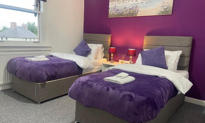 MacMerry Apartment | Cozy Tranent Apartment with Breakfast & Child-Friendly Amenities