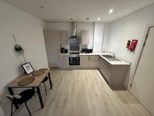 Harlington Apartment | Tranquil 1BD in Heathrow