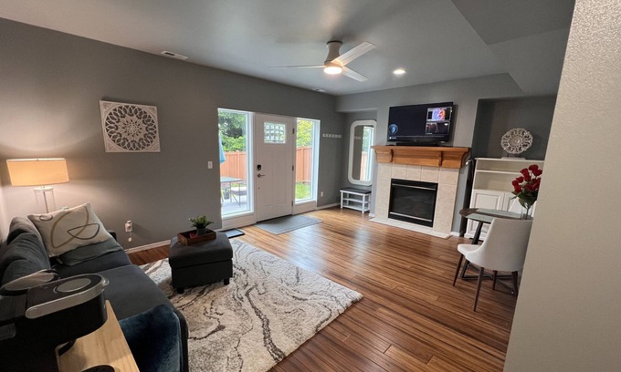 Lakeland North Apartment | Serene 2-Bedroom Apartment with Private Yard & Deck