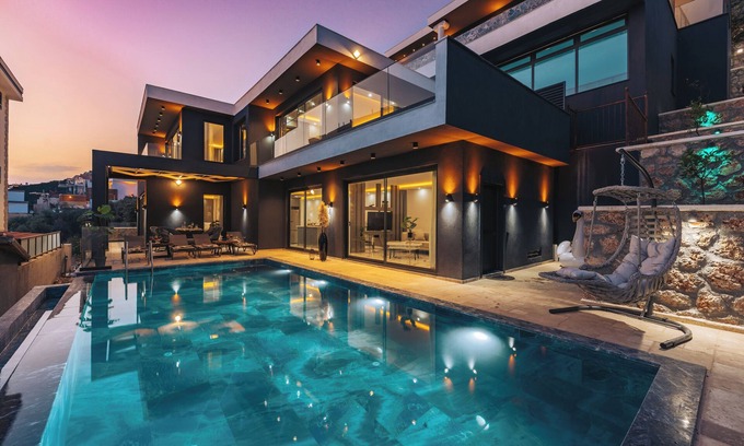 Kas Villa | Tranquil 3-bedroom villa in Antalya with AC, WiFi