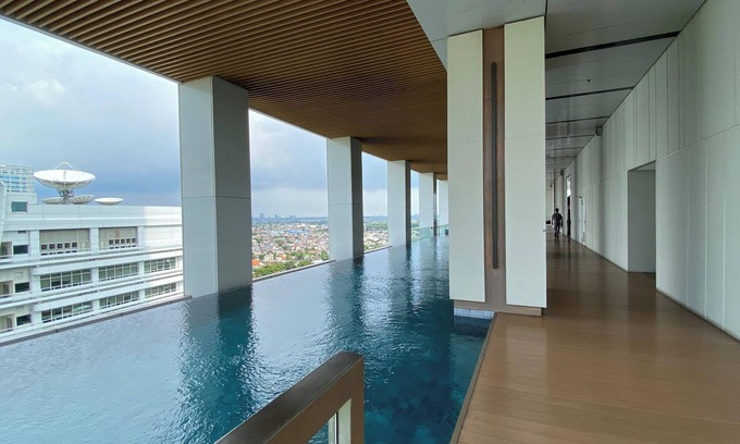 Pinang Apartment | Cozy Living at The Smith Alam Sutera Apartment with Pool
