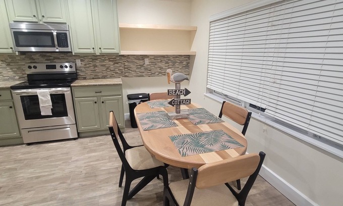 Williams Town Condo | Cozy Retreat Steps from the Beach with Breakfast & Kitchen