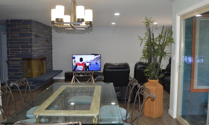 Kenmore Apartment | Modern 3BR Home with Family and Pet-Friendly Amenities
