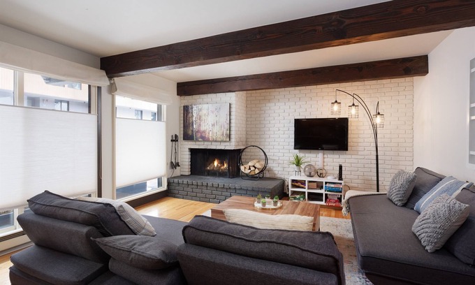 Aspen Condo | Relax at Tranquil Aspen: Pool, Gym & Hot Tub Await