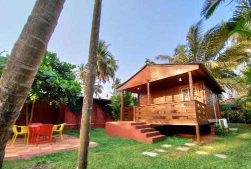Harihareshwar Resort | Relaxing Oceanfront Retreat with Hot Tub & Breakfast Included
