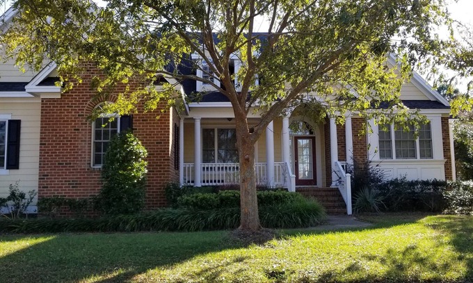 Cape Charles House | Relaxing Cape Charles Retreat with Pool & Spa Amenities