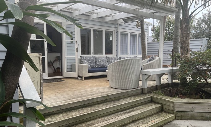 Mount Eden Cottage | Peaceful City Cottage Near Eden Park & CBD with Great Amenities