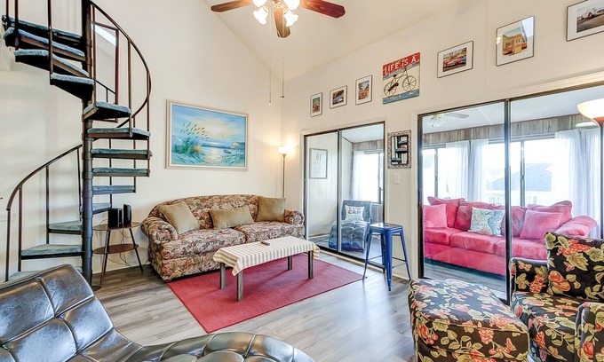 Surfside Beach Condo | Coastal Condo with Pools & Porch - Perfect for Golf Getaways