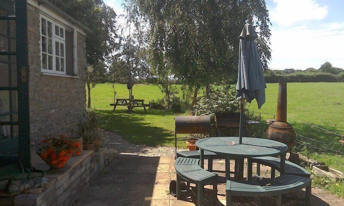 Woolverton Cottage | Inviting 3-Bed Cottage in Bath with Family-Friendly Amenities
