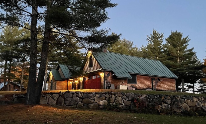 Cornville House | Idyllic Country Home Retreat in Maine with Kitchen Access
