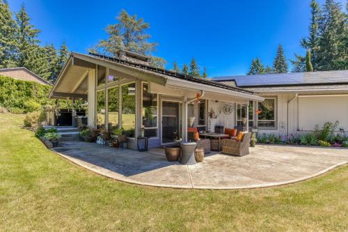 Boring House | Relaxing Country Getaway with Family-Friendly Amenities