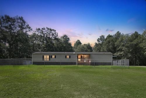 Calhoun House | Tranquil Country Retreat Surrounded by Nature home