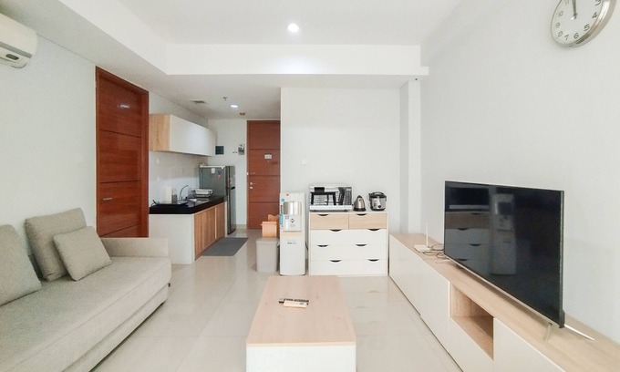 Hegarmanah Apartment | Comfortable 2Br Apartment at Dago Suites with Breakfast