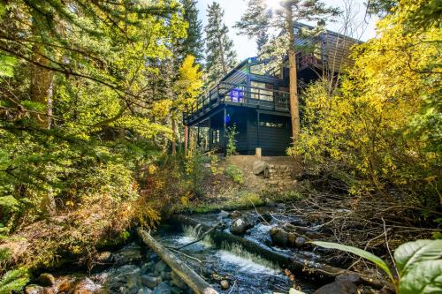 Downieville-Lawson-Dumont House | Serene Dumont Retreat with Scenic Creek and Mountain Views