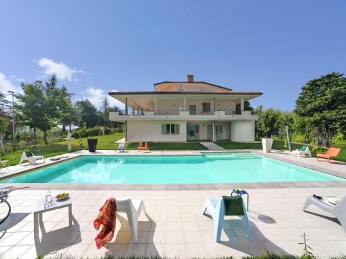 Tavullia Apartment | Inviting Villa Apartment in Tavullia with Jacuzzi Escape