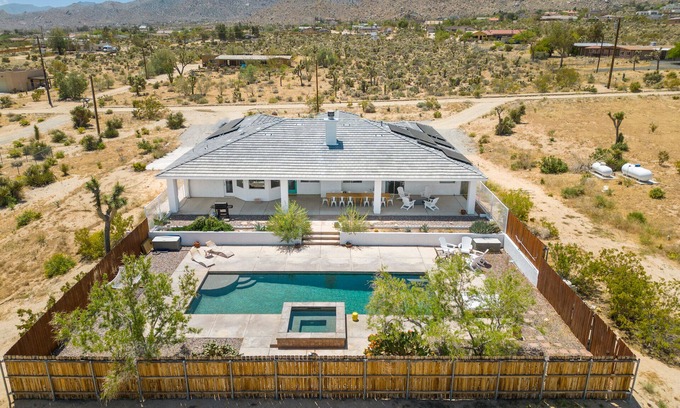 Joshua Tree House | Serene Family Haven with Pool Near Joshua Tree National Park