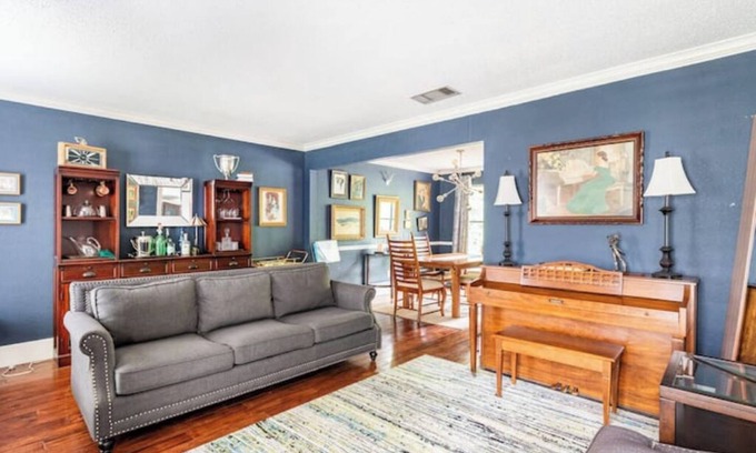 Los Indios House | Tranquil Family Retreat in NW Austin, Hot Tub, Office, & Backyard Escape