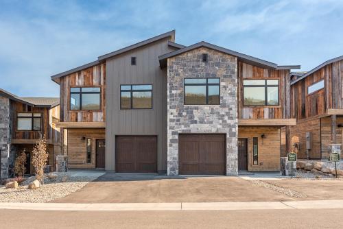 Silvercreek House | Serene Rocky Mountain Retreat in Granby, Colorado