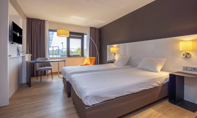Municipality of Nieuwegein Hotel | Tranquil Getaway: Indoor Pool, Free Parking & Outdoor Adventures Await You