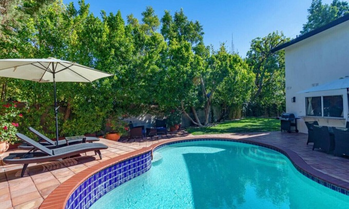 Valley Village House | Serene Getaway Retreat with Pool and Spa for 7 Guests