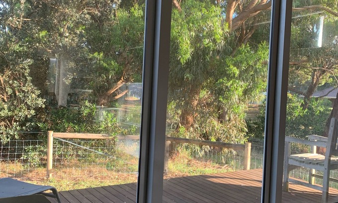 Venus Bay House | Serene Oasis: Pet-Friendly Stay with Ocean Views & Netflix