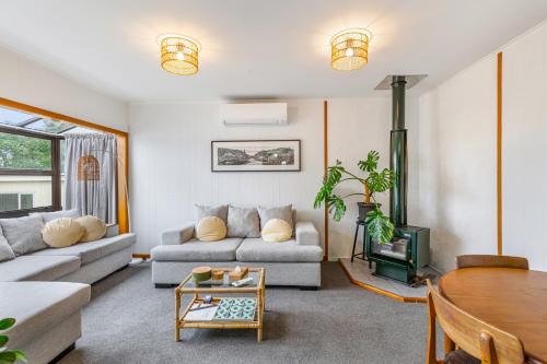 Ponsonby House | Peaceful Tranquil Haven Villa with Family-Friendly Amenities