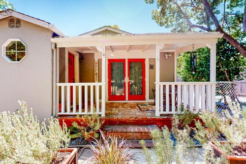 San Rafael House | Pet-Friendly Tranquil Haven Cottage Retreat - 10/10 Rated