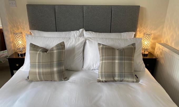 Murrayfield House | Serene Retreat at Tranquil Haven Murrayfield - Rated 9.6