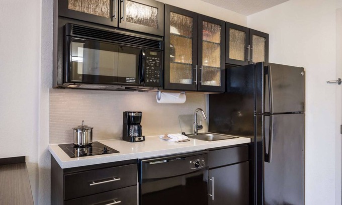 Baymeadows Resort | Relaxing Suites at Tranquil Haven with Family-Friendly Amenities