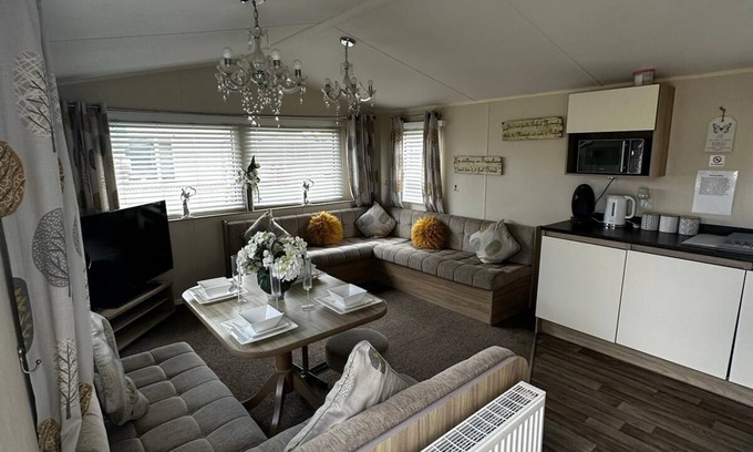 Ingoldmells Cabin | Tranquil Holiday Home Skegness
