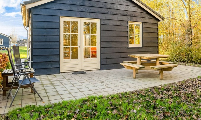 Lage Zwaluwe House | Tranquil Holiday Home in Lage Zwaluwe with Terrace