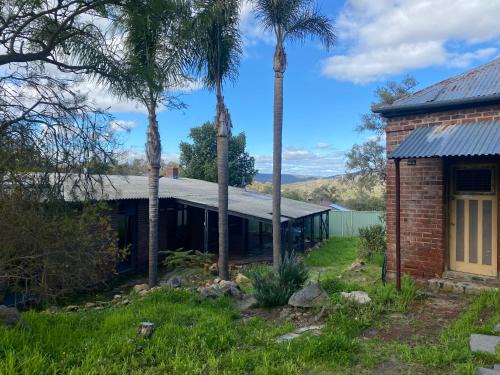 Helena Valley House | Peaceful Retreat in the Hills with City Views & Pet Friendly