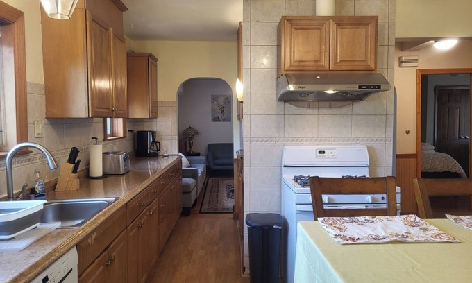 Strawberry Hill House | Tranquil House in Cambridge: Family-Friendly Retreat Awaits