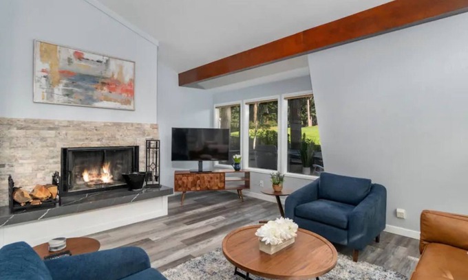 Anderson Island House | Serene Island Retreat on Golf Course with Hot Tub & Pool
