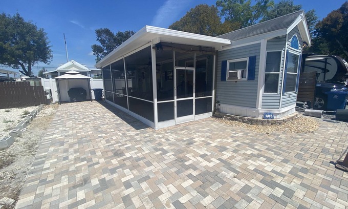 Key Largo House | Serene Key Largo Retreat: 2-Bedroom Trailer with Pool