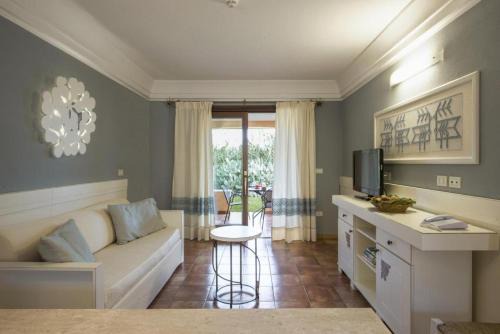 Pula Apartment | Relax at Lantana Resort Hotel Apartments, 15km from Nora Beach