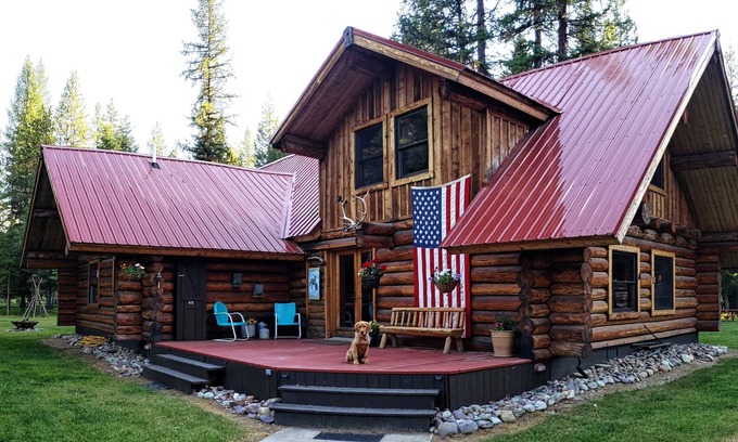 Bigfork Cabin | Idyllic Montana Cabins with Spa and Ocean Views Await You