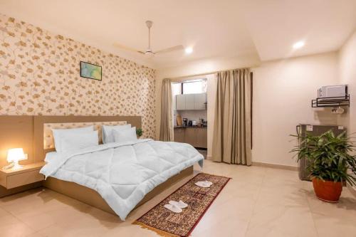 Sector 40 Apartment | Tranquil Nest in Gurgaon with balcony