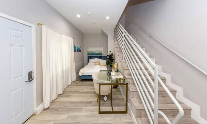 North Hollywood Apartment | Peaceful NoHo Studio Steps from Universal Studios