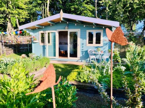 Weston Longville House | Pet Friendly Log Cabin with Breathtaking Sunset Views