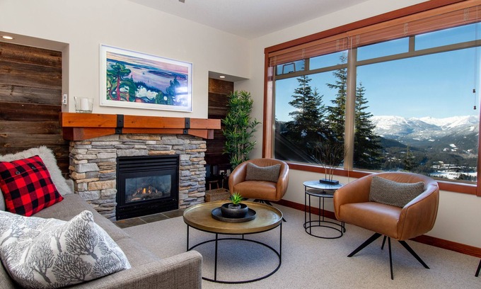 Nordic Estates House | Tranquil Oasis with Hot Tub & Ocean Views - 10/10 Rating