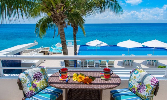 Zona Hotelera Norte Condo | Cozy Miramar 201: Oceanfront Retreat with Top Amenities