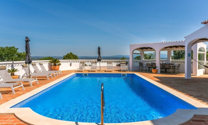 Funchal Villa | Tranquil one-level villa in Lagos with optional heated pool and large garden.
