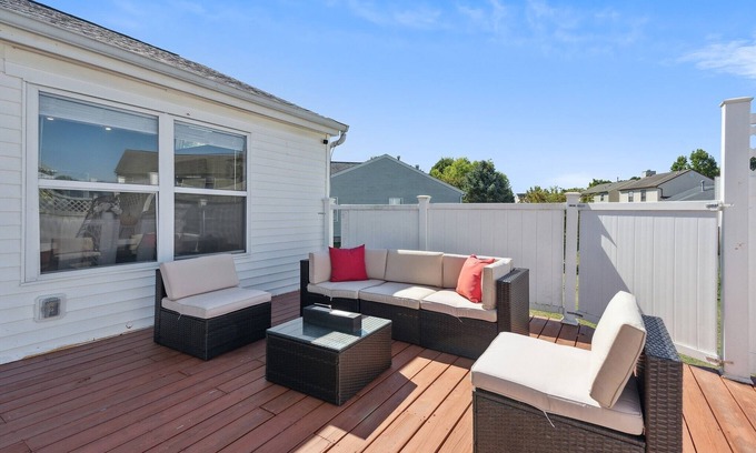 Reynoldsburg Villa | Serene Pet Friendly Escape at RedAwning with Great Amenities