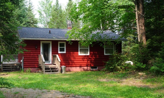 Rhinelander Cabin | Serene Getaway with Pool and Lake View for Unforgettable Stays