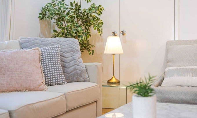 Roseville House | Tranquil Retreat in Roseville With Garden Oasis