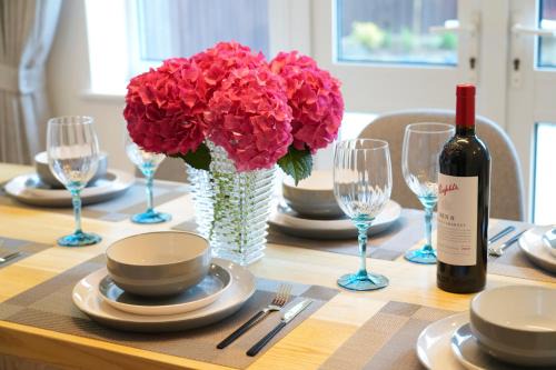 Bicester House | Idyllic Bicester Retreat: Guest Rated 9.7, Family Friendly