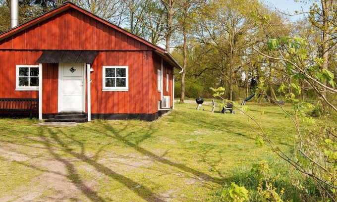 Skaerbaek House | Cozy Holiday Home for 5 in Skærbæk - Pet and Child Friendly